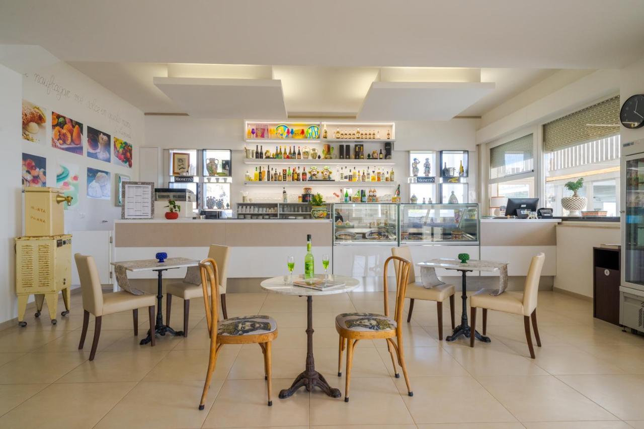 Jonio Hotel 3*